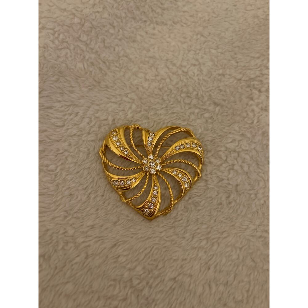 Vintage Brooch heart pin large Gold tone with stones